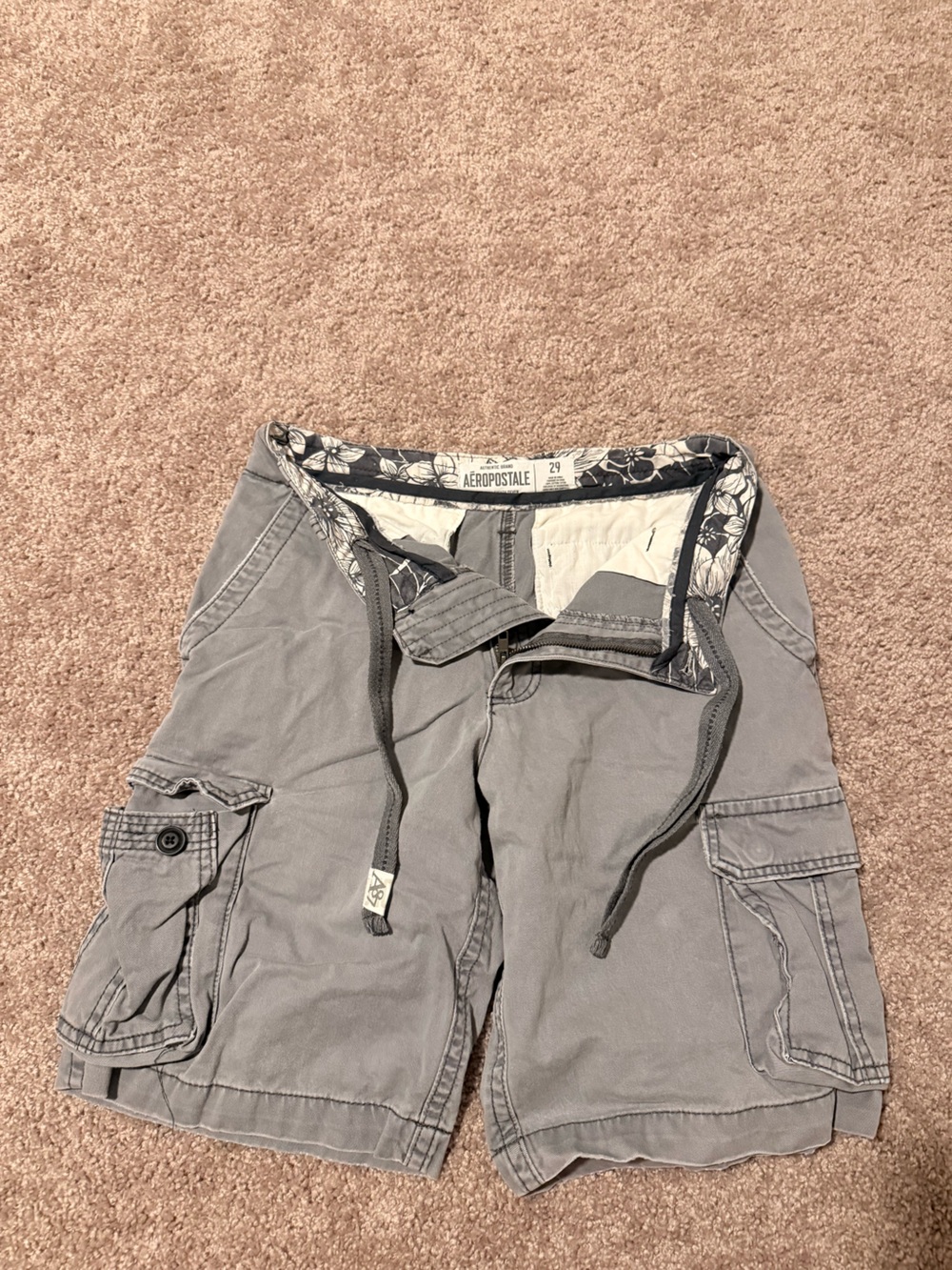 Aeropostale Men's Light Gray Cargo Shorts with Drawstring Waist